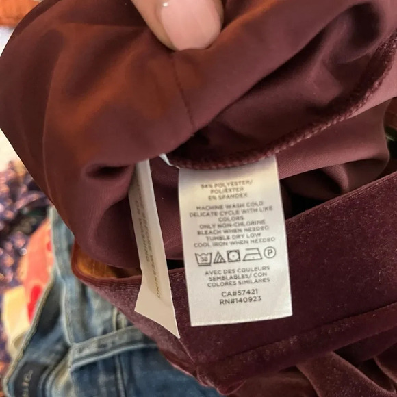 Loft Womens Maroon Velvet Ankle Pants Small High Rise Straight Pull On NWT - Picture 9 of 9